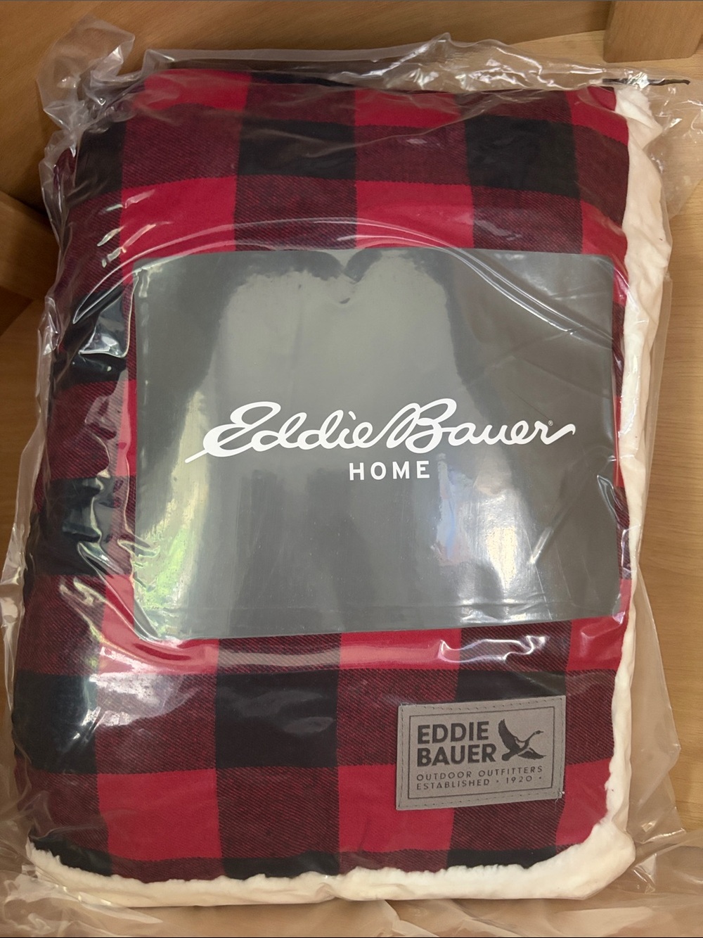 MNWT•Eddie Bauer Reversible Sherpa Blanket | Cabin Plaid Black/Red|50”x60”